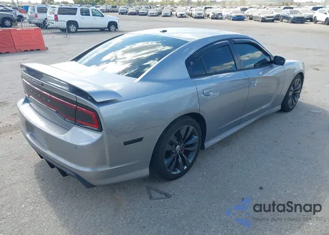 2014 Dodge Charger Srt z USA, uszkodzony, nr VIN 2C3CDXEJ3EH145486